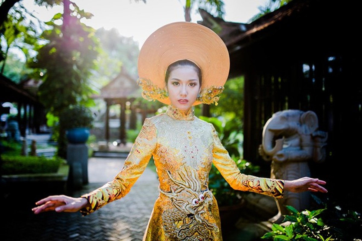 Can canh ao dai thi Hoa hau Quoc te cua Thuy Van